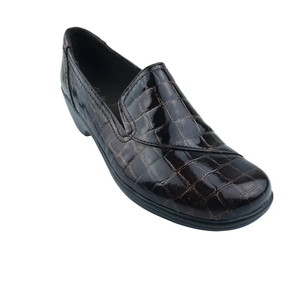 Clarks Loafers Women 8M Brown Croc‎ Embossed Patent Wedge Bendables 38634